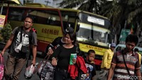 Diperkirakan puncak arus mudik di terminal bus tersebut terjadi pada Jumat (22/6).