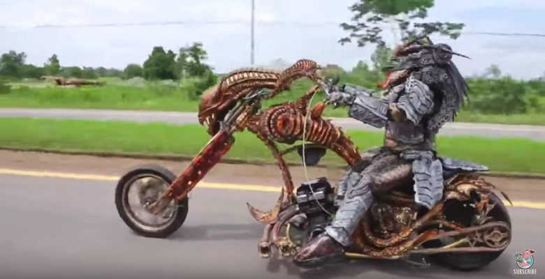 Ngeri Ada Predator Naik Motor Chopper Ngeri Ada Predator Naik Motor Chopper