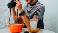 Kamera jadi alat wajib untuk dibawa travelling. Selain bisa foto pemandangan, tentu juga foto makanan enak di suatu tempat. Foto: Instagram ganegani