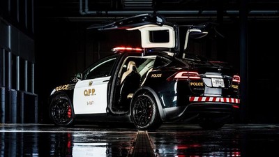 Tesla Model X Jadi Mobil Polisi Swiss