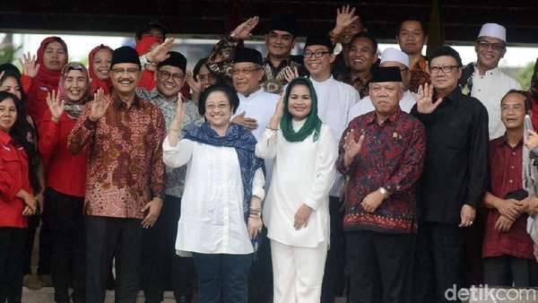 Sekjen PDIP: Gus Ipul-Puti Kebersamaan Nahdliyin-Nasionalis Sekjen PDIP: Gus Ipul-Puti Kebersamaan Nahdliyin-Nasionalis