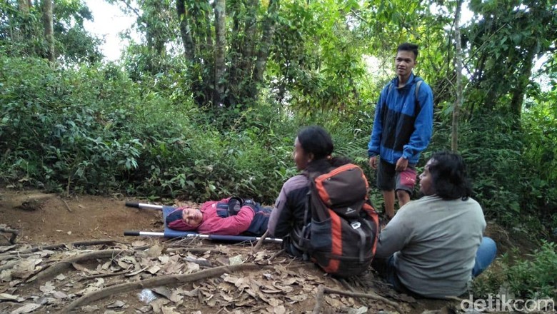 Ada Kebakaran di Puncak Gunung Lawu, Belum Semua Pendaki Turun Ada Kebakaran di Puncak Gunung Lawu, Belum Semua Pendaki Turun