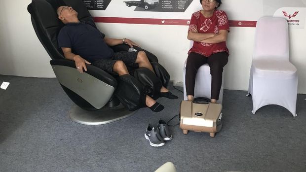 Balik Jakarta? Mampir ke Posko Wuling Cikampek Ada Pijat Gratis 
