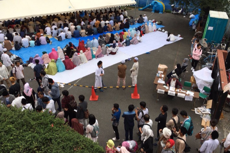 Syahdunya Idul Fitri di Cuaca Mendung Tokyo Syahdunya Idul Fitri di Cuaca Mendung Tokyo
