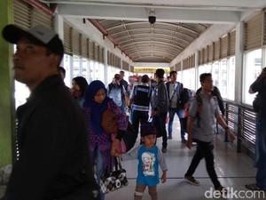 33.833 Pemudik Berdatangan di Terminal Purabaya