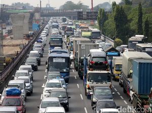 Kemenhub Prediksi 60% Warga Lakukan Perjalanan Libur Natal Lewat Darat