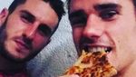 Striker Prancis, Antoine Griezmann Sering Makan Bareng Teman dan Keluarga