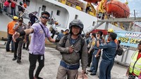 Para pemudik diarahkan menuju terminal setelah turun dari kapal.
