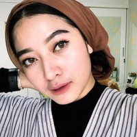 Maula Hamidaturrahmatullah memulai bisnis skin care dua tahun lalu. Ia merintis bisnis bersama adiknya, dan berkerja sama dengan seorang dokter kecantikan. Melalui promosi di sosial media, produknya pun laris manis. Foto: Instagram/MaulaHr