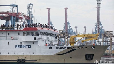 Pemudik Arus Balik dari Semarang Tiba di Tanjung Priok
