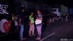 Kemacetan Mengular Arah Masuk Tol Cikampek