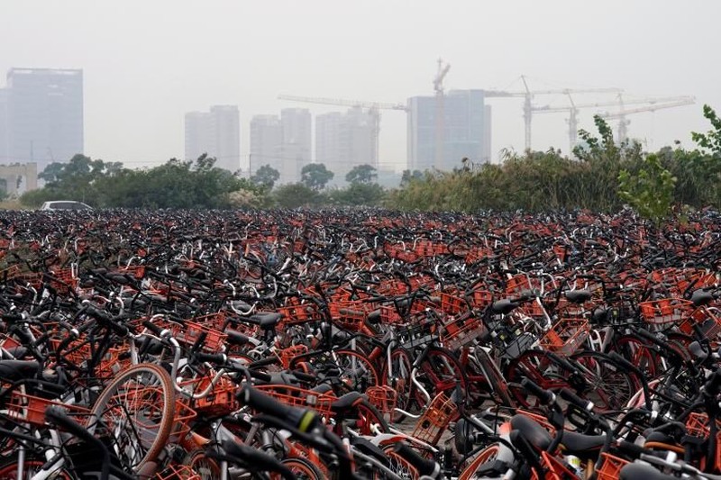 China merupakan salah satu negara yang paling terdepan menggunakan konsep sharing economy. Salah satunya bike sharing. Namun apa yang terjadi?