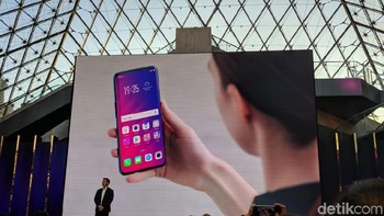 Museum Louvre di Paris, Prancis, dijadikan Oppo sebagai tempat kelahiran Find X. (Foto: detikINET/Adi Fida Rahman).  