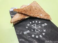 Slurp! Enaknya <i>Sea Salt Caramel Latte</i> Buatan Kopitiam Kekinian di Singapura