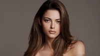 Cantiknya Demi-Leigh Nel-Peters, model Afrika Selatan yang mendapatkan gelar Miss Universe tahun 2017.Foto: Dok. Instagram/demileighnp
