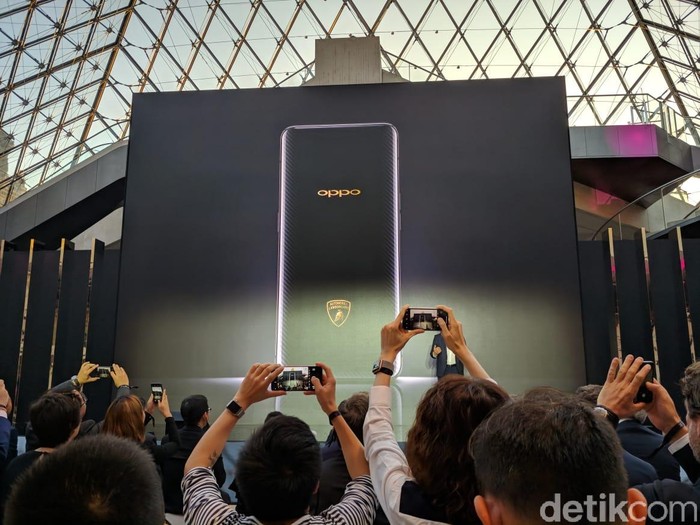 Oppo Find X edisi Lamborghini. Foto: Adi Fida Rahman/detikinet Oppo Find X edisi Lamborghini. Foto: Adi Fida Rahman/detikinet