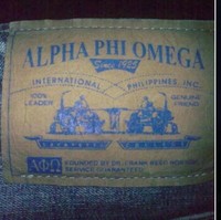 Alpha Phi Omega, atau biasa disebut APO pernah merilis jeans seharga Rp 56 jutaan. Seperti dikutip dari Money Inc, jeans terbuat dari material mahal seperti sutera pada kantongnya, sementara kancingnya bisa dipilih mau menggunakan berlian atau emas. Foto: Dok. Money Inc.