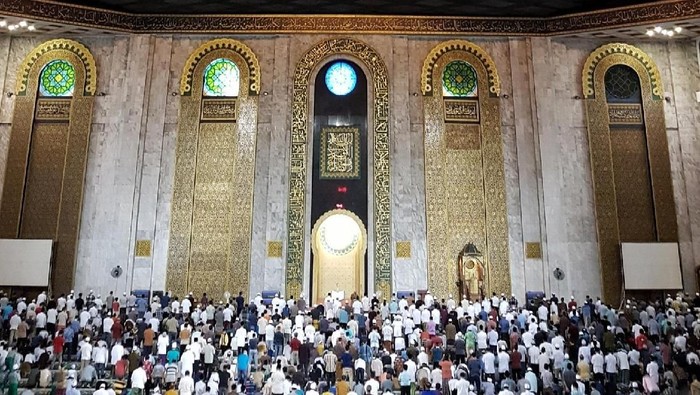 Sholat Tarawih Berjamaah