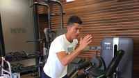 Pemegang Most (FIFA) Ballon dOr awards ini melakukan lima high-intensity workouts per minggunya, menurut laporan The Sun. (Foto: Instagram/cristiano)