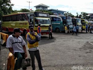Terminal Bus Tanjung Priok Masih Sepi