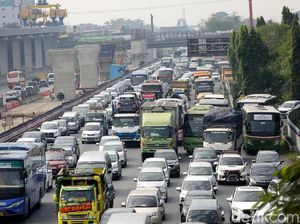 Calon Penumpang Pesawat Pindah ke Mobil Akibat Tiket Mahal, Ini Kata Menhub