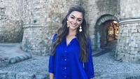 Selama bertugas sebagai Miss Universe, ia telah melakukan berbagai perjalanan ke Filipina, Meksiko, Prancis, Ekuador dan termasuk Indonesia juga pernah di kunjungi lho. Foto: Dok. Instagram/demileighnp