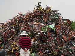 Kuburan Jutaan Sepeda, Masih Bagus Tapi Dibuang