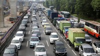 Sebanyak 133.001 kendaraan melintasi Tol Jakarta-Cikampek arah Jakarta melalui Gerbang Tol Cikarang Utama sejak Selasa (19/6/2018) pagi kemarin.
