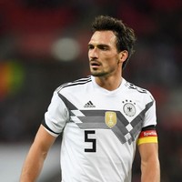 Timnas Jerman punya Mats Hummels yang kegantengannya sungguh menggoda. Pemain yang bertugas sebagai defender ini juga dikenal berhati mulia. Pada tahun lalu dia terbang ke Malawi sebagai duta UNICEF. Mats juga menjadi pemain bola pertama yang mendonasikan satu persen gajinya untuk organisasi yang membantu anak-anak kurang mampu untuk berlatih sepakbola. (Foto: Getty Images)