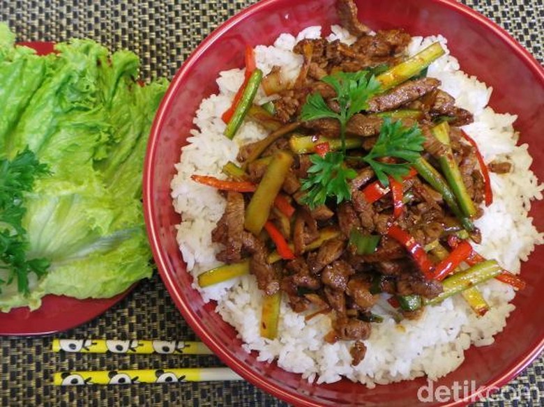 Yuk, Bikin Sajian Praktis, Nasi Plus Lauk yang Enak dan Mantap Ini! Yuk, Bikin Sajian Praktis, Nasi Plus Lauk yang Enak dan Mantap Ini!