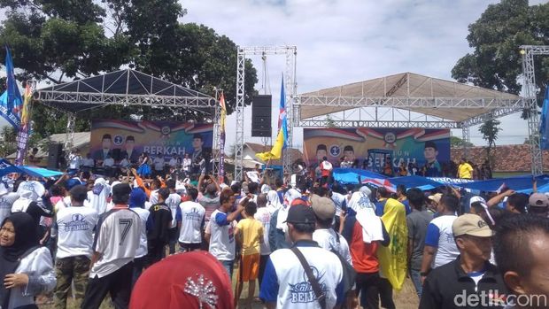 Panggung AHY Kampanye Akbar di Madiun/