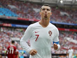 Ronaldo menentukan kemenangan Portugal dengan skor 1-0 lewat gol tunggalnya pada menit keempat. Foto: Michael Steele/Getty Images