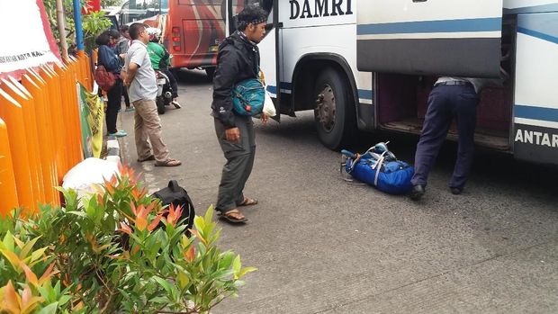 Puncak arus balik di Terminal Kalideres diprediksi hari ini.