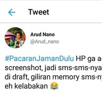 Teknologi zaman dulu memang tak secanggih zaman sekarang. Dulu SMS pacar di simpannya di draft biar bisa dibaca nanti ketika lagi kangen Foto: Twitter