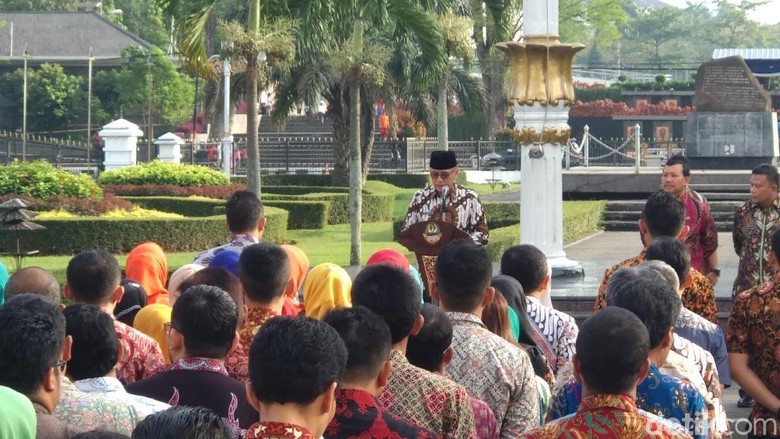 Pimpin Apel Perdana, Iriawan Paparkan Tugasnya Pada Ribuan PNS Pimpin Apel Perdana, Iriawan Paparkan Tugasnya Pada Ribuan PNS