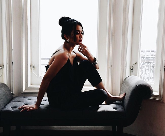 Dhea pernah bergabung dalam grup Tiga Bocah Imut dan sempat merilis album anak-anak. Foto: Instagram/deaaannisa