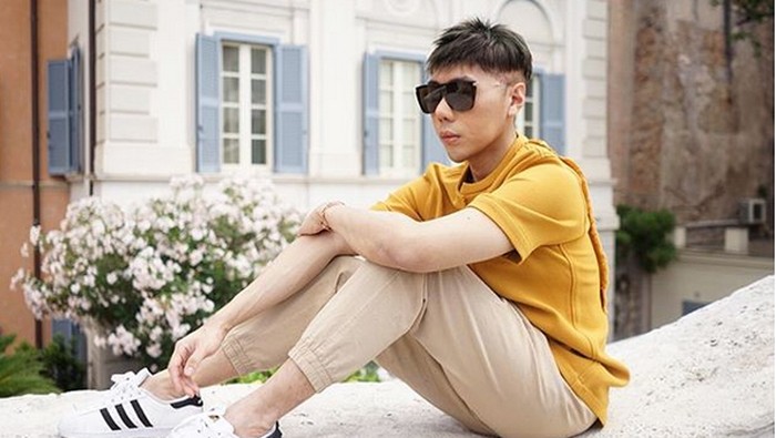 Roy Kiyoshi operasi plastik? Hati-hati ada efek sampingnya, lho! Foto: Dok. Instagram/roykiyoshi Roy Kiyoshi operasi plastik? Hati-hati ada efek sampingnya, lho! Foto: Dok. Instagram/roykiyoshi