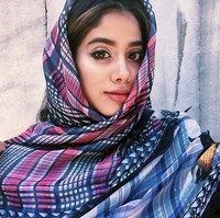 Sebelum debut di film, Janhvi memang tertarik dengan dunia akting sejak kecil. Ia juga sempat mengikuti kompetisi modeling dan menari. Film Dhadak sendiri dijadwalkan rilis pada Juli 2018. Foto: Instagram/@janhvikapoor