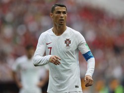Kalau Anda memerhatikan, ada yang tidak biasa pada penampilan Ronaldo. Foto: Michael Steele/Getty Images