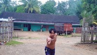 Ario terancam Pasal 45 A ayat 2 jo Pasal 28 ayat 2 UU Nomor 19 Tahun 2016 tentang Informasi dan Transaksi Elektronik (ITE) serta Pasal 16 jo Pasal 4 huruf b angka 1 UU Nomor 40 Tahun 2008.