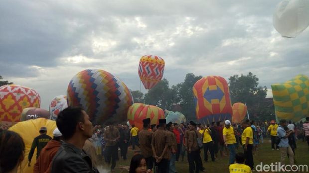 Festival Balon Udara di Ponorogo/
