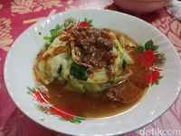 Mie Ongklok Pak Muhadi: Hangat Kemepul, Mie Ongklok dan Sate Sapi Khas Wonosobo