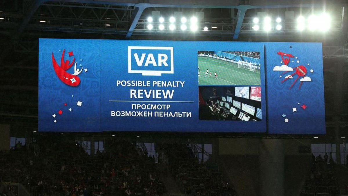 Video Asisten Referee (VAR). (Foto: Richard Heathcote/Getty Images)