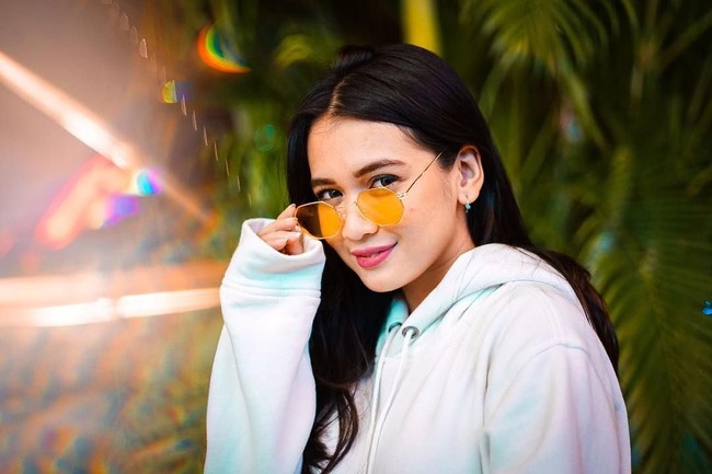 Dhea Annisa adalah seorang mantan artis cilik yang dikenal dengan nama Dhea Imut Foto: Instagram/deaaannisa