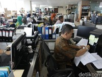 Alasan di Balik Keputusan Jokowi Pangkas Jabatan Eselon III-IV