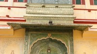 Ini salah satu momen traveling Vlada saaty berada di City Palace, Jaipur India. Dilihat dari tanggal uploadnya, Vlada berkunjung pada Desember 2017 lalu. (vladaroslyakova/Instagram)