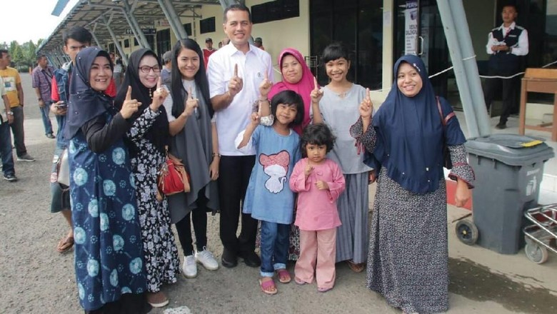 Cawagub Ijeck Ingin Hubungan Warga dengan Pejabat Bisa Dekat Cawagub Ijeck Ingin Hubungan Warga dengan Pejabat Bisa Dekat