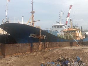 Polisi Serahkan Tersangka, Kapal dan 1,6 Ton Sabu ke Kejari Batam