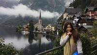Bagaikan di negeri dongeng sungguhan, ini foto Soo Jin waktu di Austria. (sjeuro/Instagram)