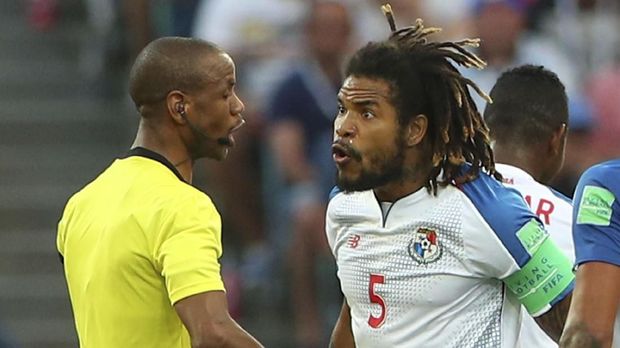 Pemain timnas Panama Roman Torres, dalam pertandingan melawan Belgia, di Fisht Stadium, Sochi, Rusia, 18 Juni.